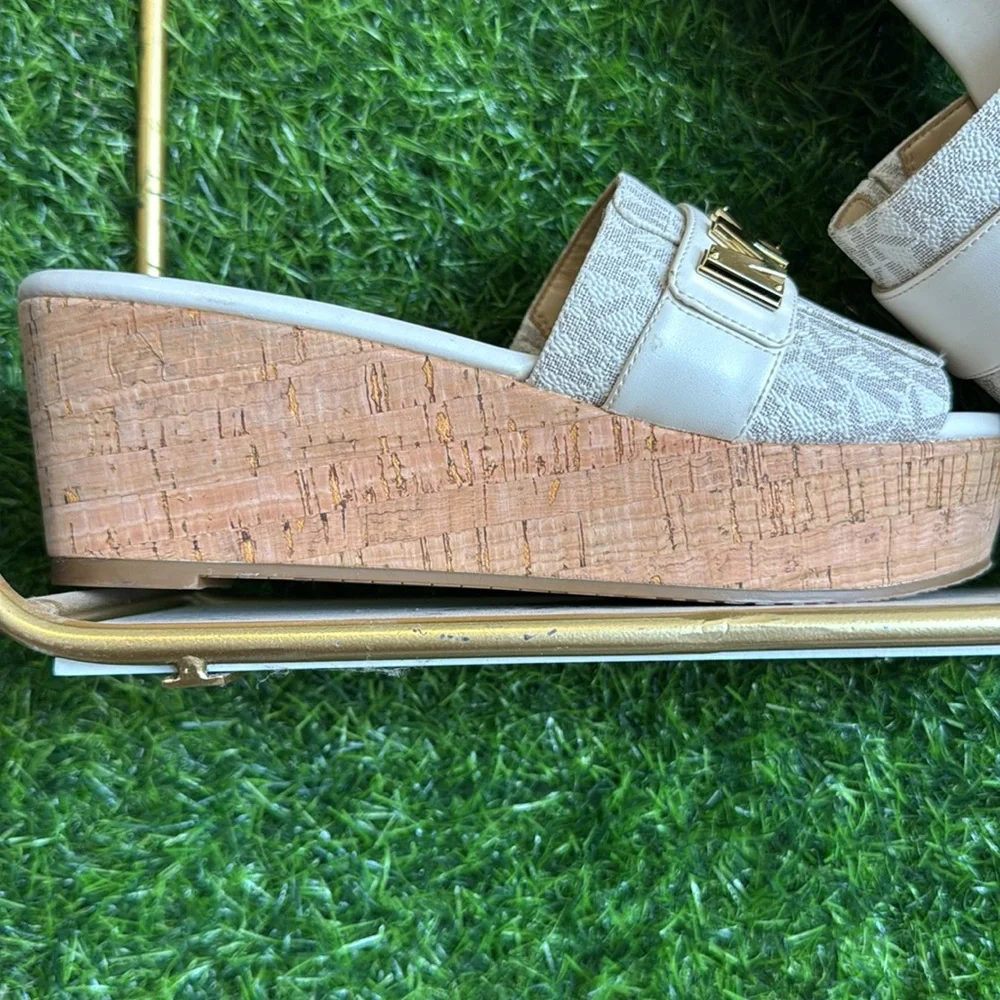 Michael Kors Cream Slide Sandals - Picture 3 of 3
